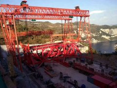 外悬龙门吊的优势是作业