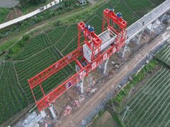 渡槽架桥机和渡槽机的工